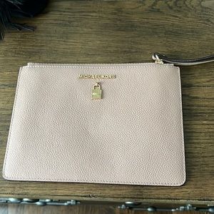 New no tags Michael Kors wristlet!! Beautiful pale pink color.